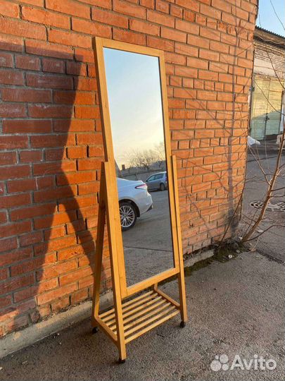 Зеркало напольное. Зеркало для шоурума