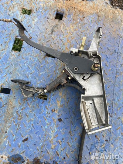 Блок педалей Ауди 100 90 год