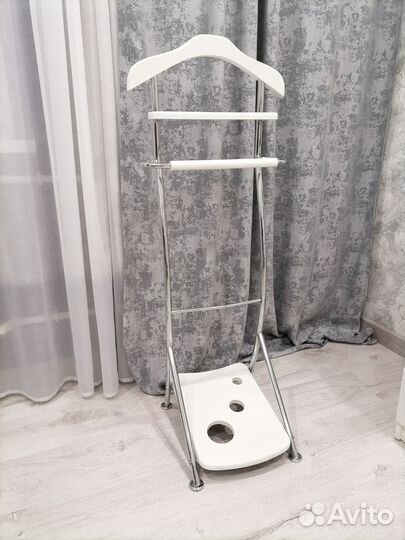 Вешалка напольная для одежды