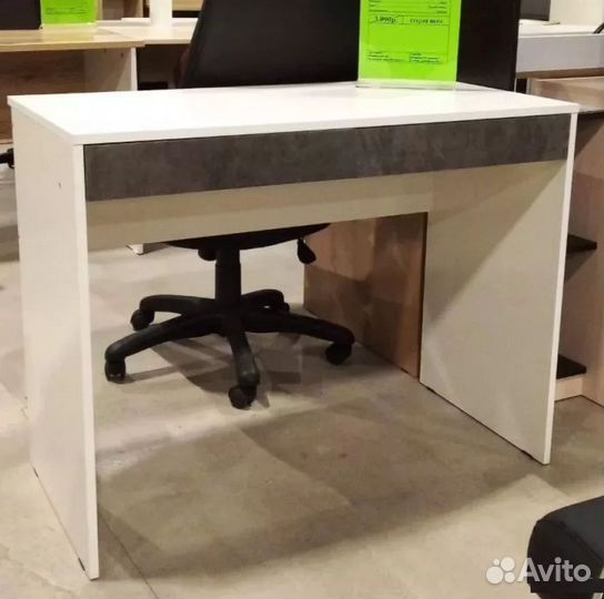 Стол письменный с ящиками новый