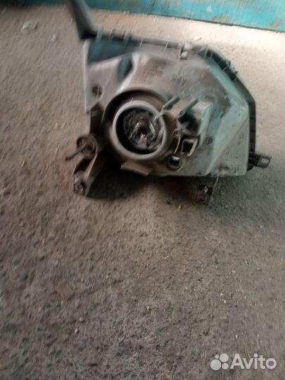 Фара левая перед. На daihatsu pyzar