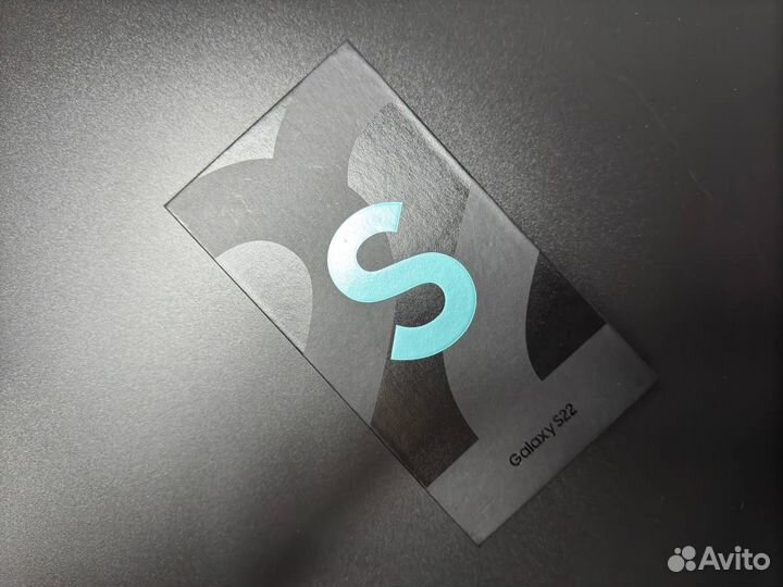 Samsung Galaxy S22, 8/256 ГБ