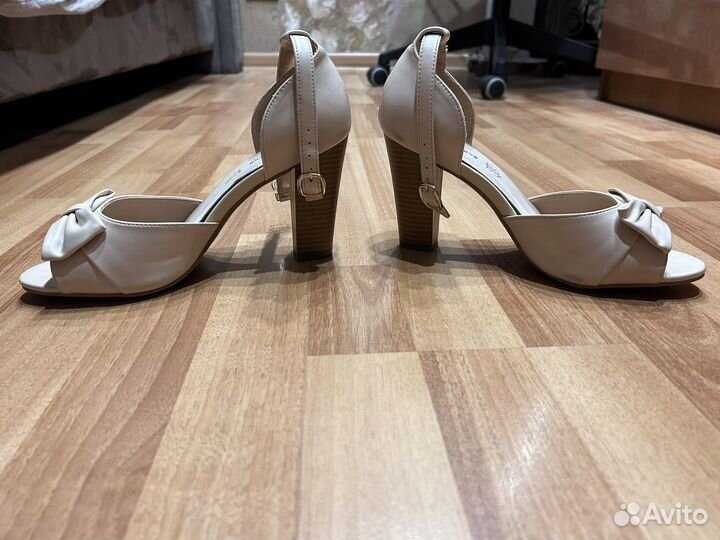 Босоножки женские 40 размер