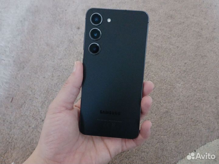 Samsung Galaxy S23, 8/256 ГБ