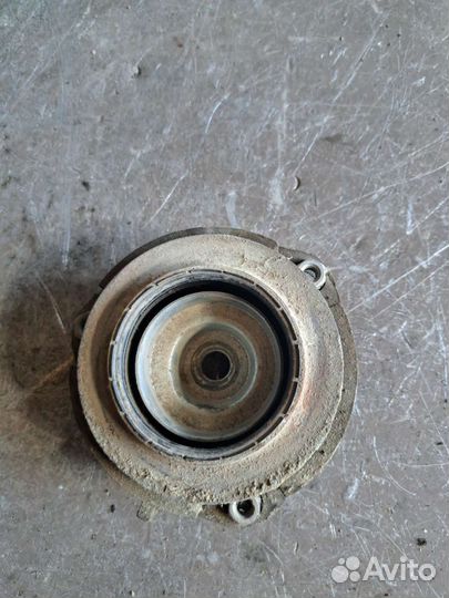 Опора амортизатора Volkswagen Passat B6