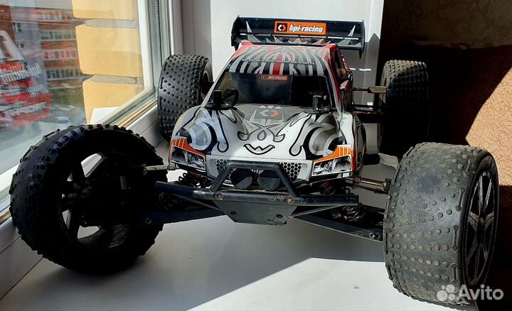 Машина с двс HPI 1:8