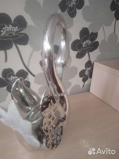 Лебедь статуэтка