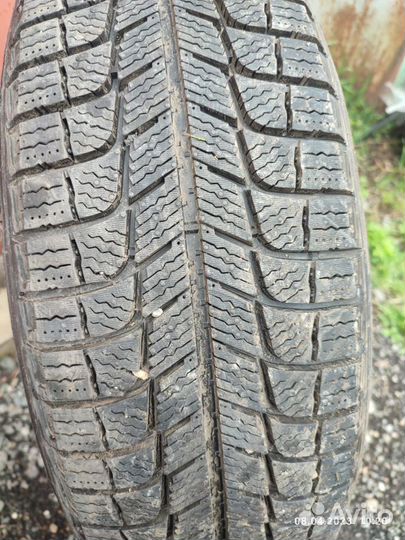 Michelin Latitude X-Ice 215/70 R15