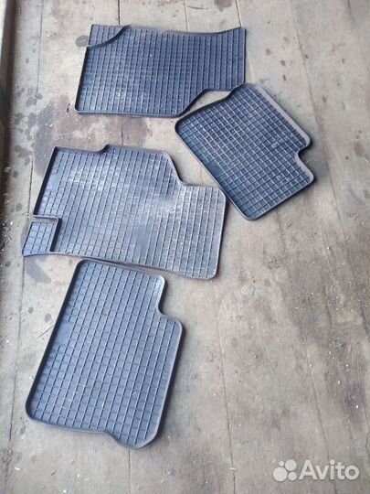 Продам резиновые коврики
