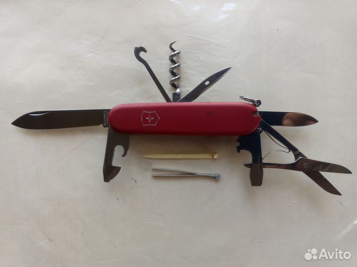 Швейцарский армейский нож Victorinox officer