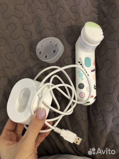 Шетка для умывания Clinique