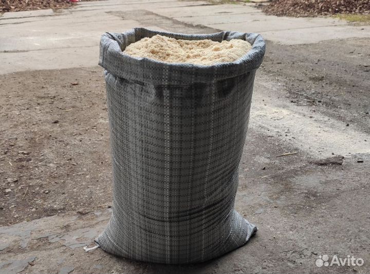 Опилки в мешках