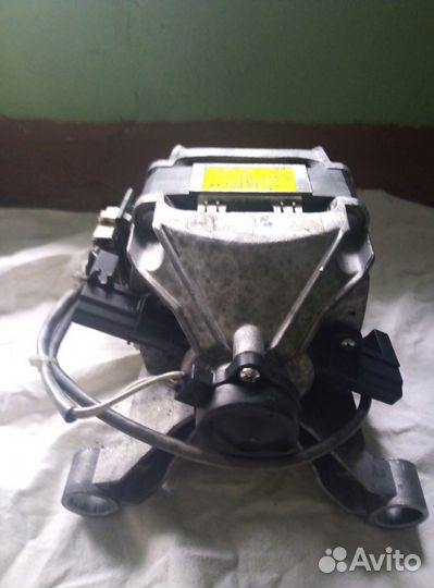 Двигататель стиральной машины