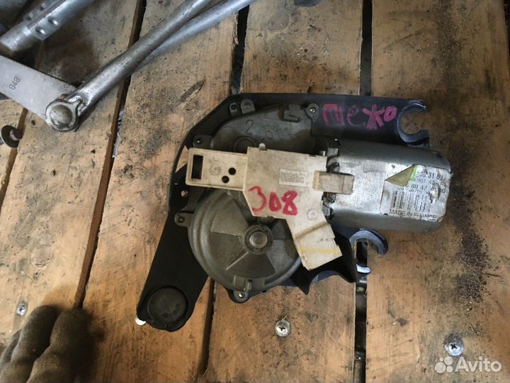 Моторчик стеклоочистителя задний (Peugeot 308)