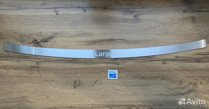 Оригинальная накладка на бампер LADA Largus FL