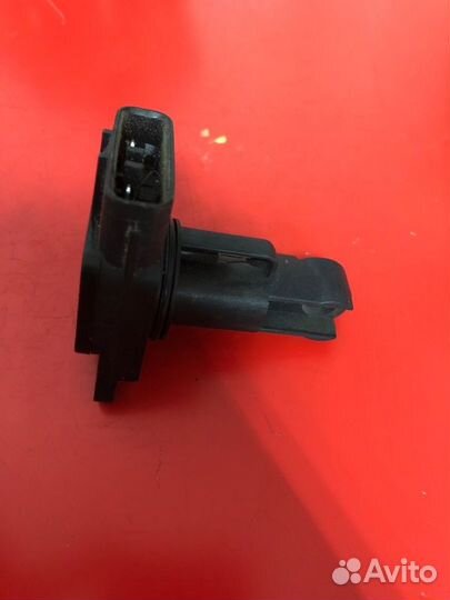 Датчик расхода воздуха Toyota Avensis T250 1azfe