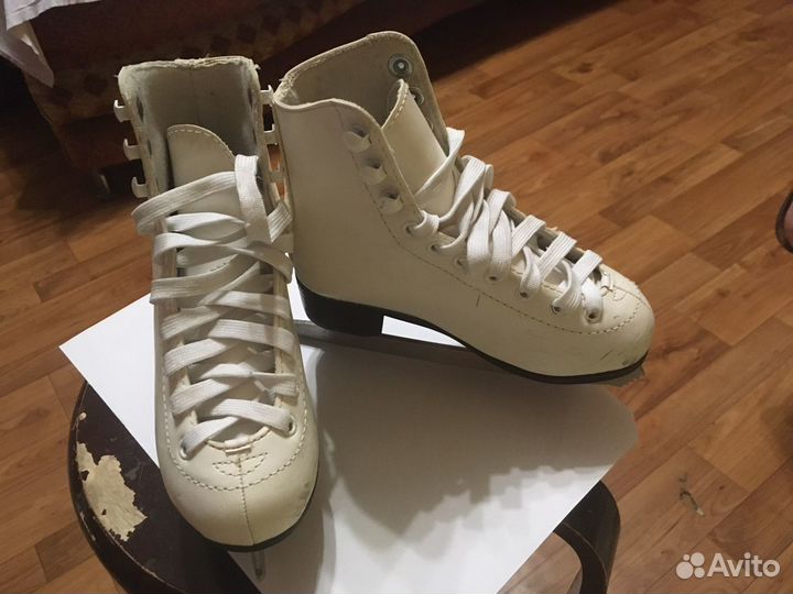 Коньки фигурные для девочки