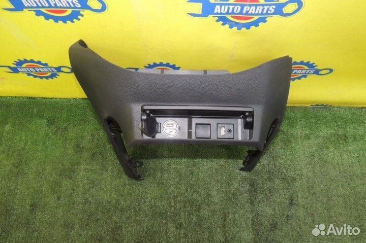 Консоль торпеды Toyota Crown GWS224