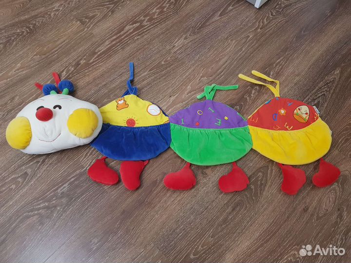 Вешалка на детскую кроватку