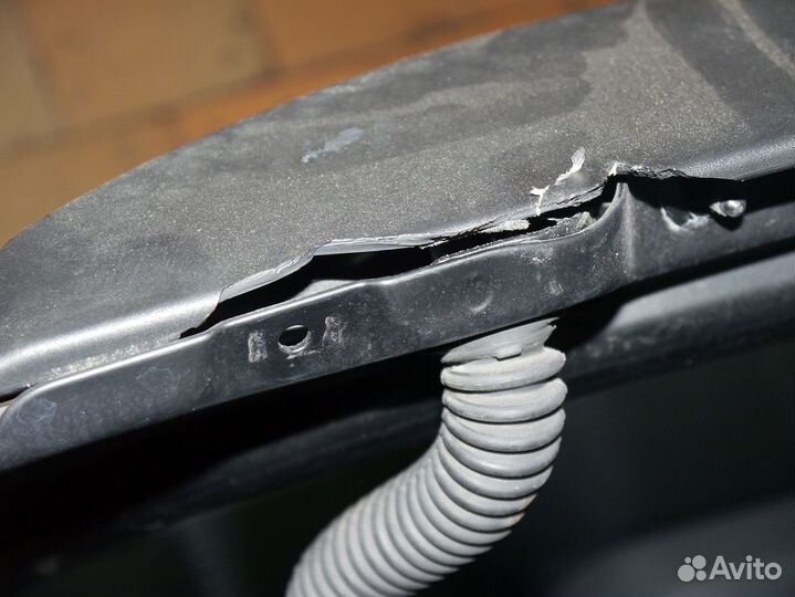 Крышка багажника Вольво C30