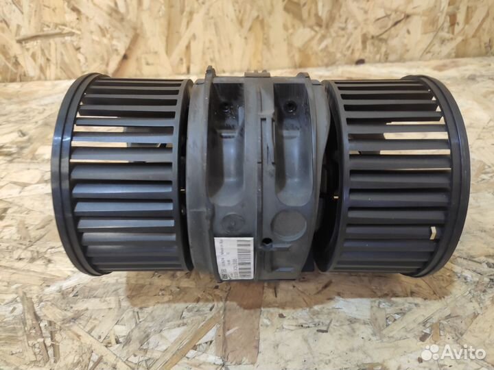 Моторчик печки Renault Megane 3