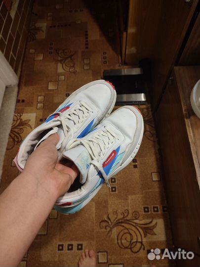 Кроссовки мужские 40 бу