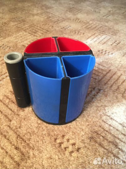 Канцелярия: ручки, подставки, обложки