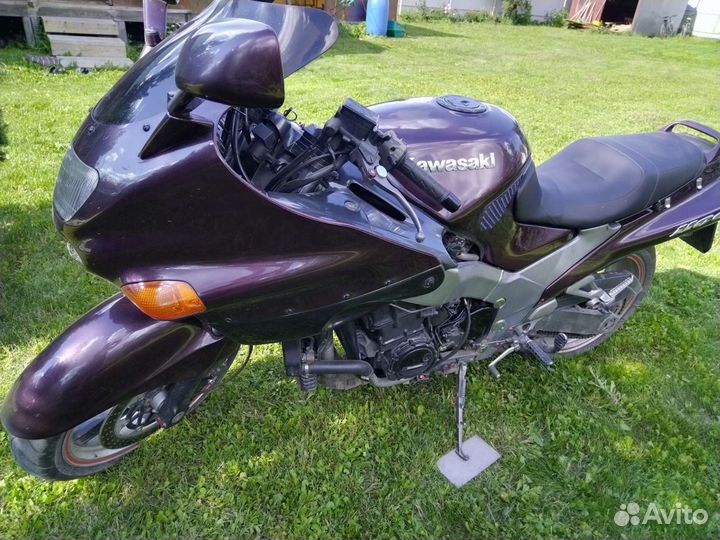Продам мотоцикл Kawasaki zzr 1100-2