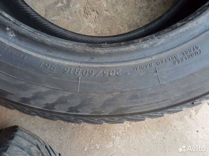 Yokohama IceGuard Stud IG65 20.5/60 R16 96T