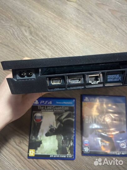 Sony PS4 slim