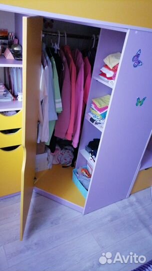 Кровать чердак со столом и шкафом