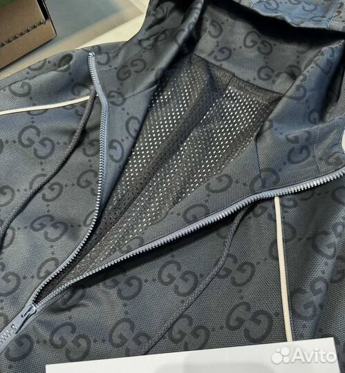 Куртка с капюшоном и узором Gucci Jumbo GG