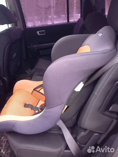 Автомобильное кресло