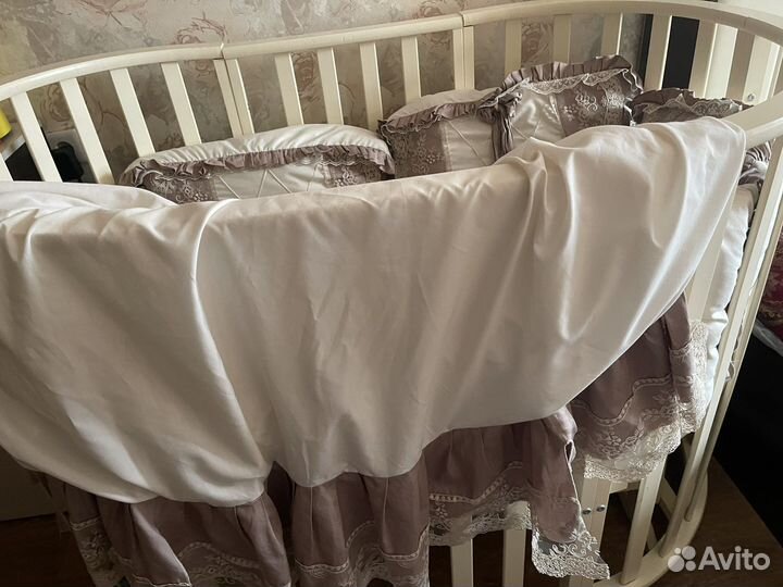 Детская кровать с матрасом, бортиками, с маятником