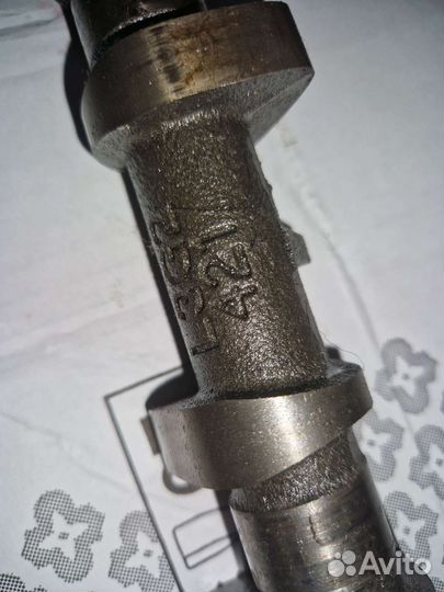 Распредвал mazda L3G2 421 мазда