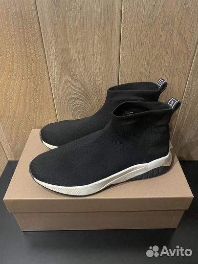 Кроссовки Bershka, р. 39