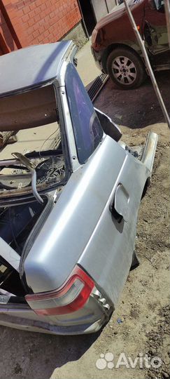 Задний правое крыло