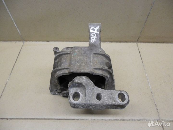Опора двигателя правая Tiguan 2011-2016