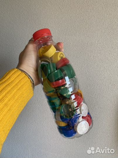 Крышки пластиковые от бутылок