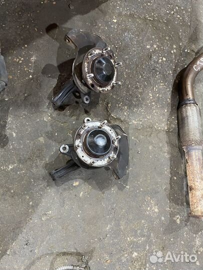 Поворотный кулак в сборе на Хендай Гранд Старекс