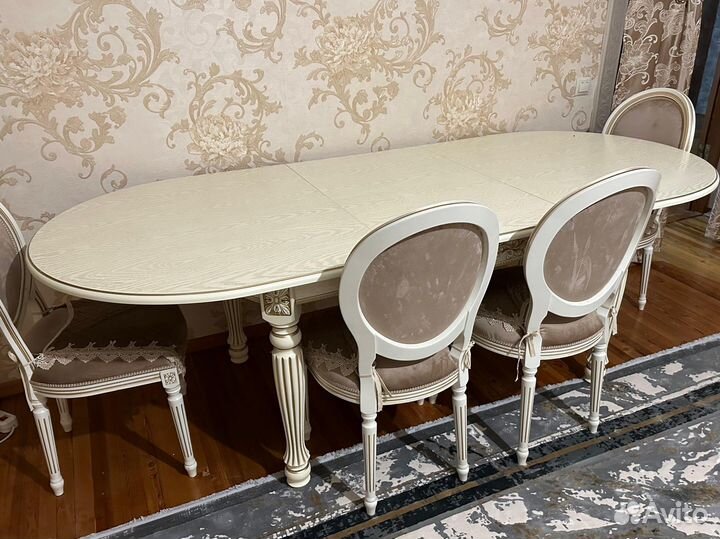 Стол обеденный со стульями