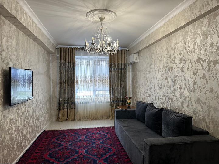2-к. квартира, 72 м², 2/9 эт.