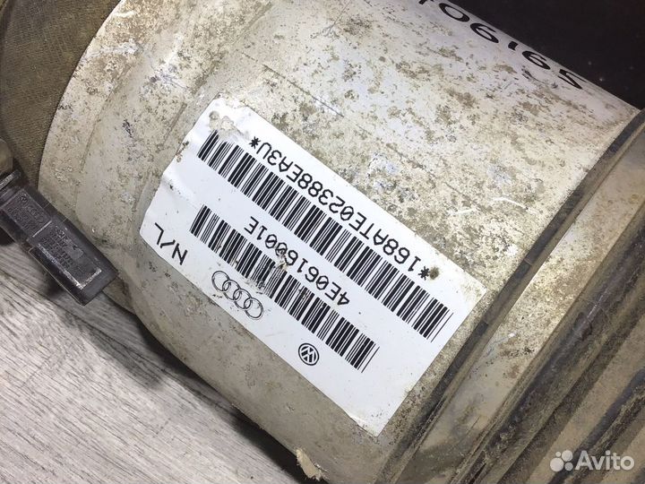 Стойка пневматическая задняя левая Audi A8 D3