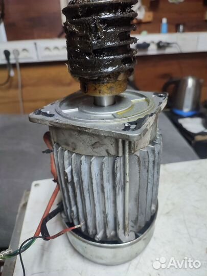 Двигатель для откатных ворот 220в Италия