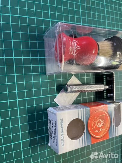 Т-образная бритва Solingen, помазок Omega. Набором