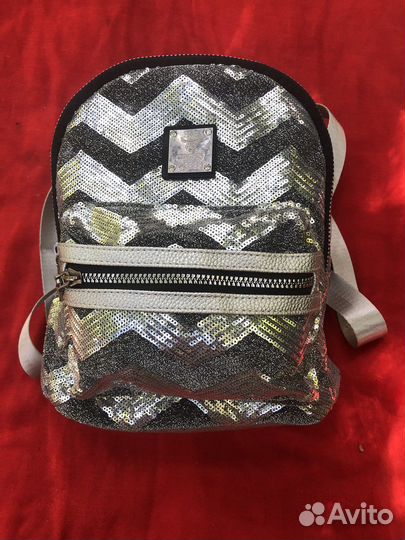 Рюкзак для девочки с пайетками