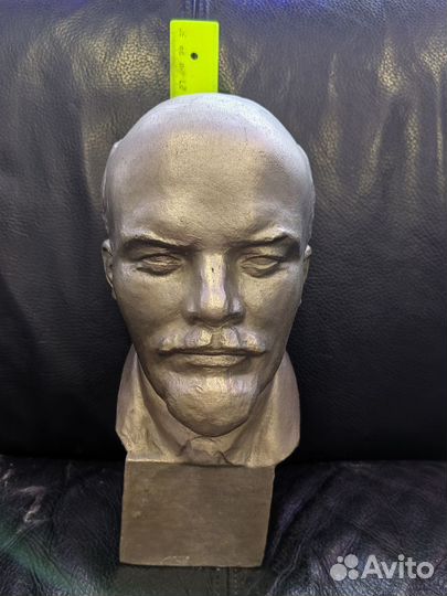 Скульптура В. И. Ленин металл