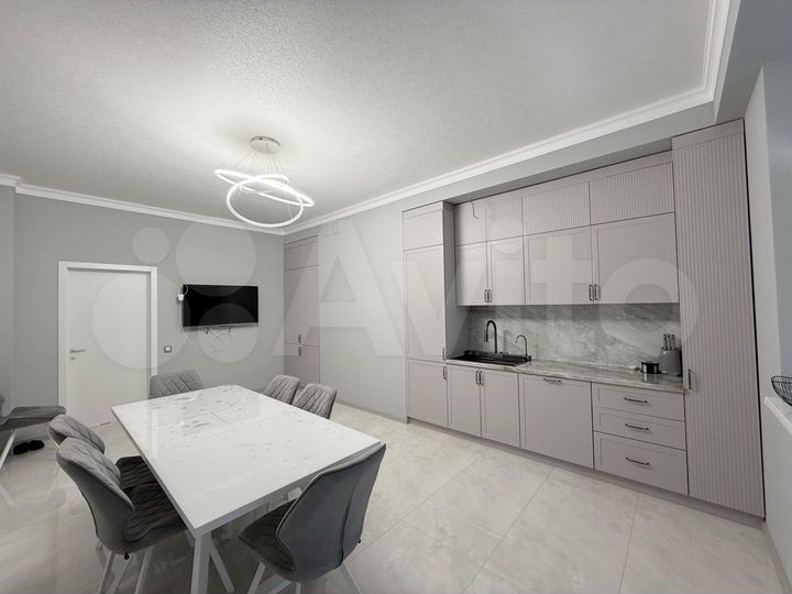 3-к. квартира, 150 м², 3/8 эт.