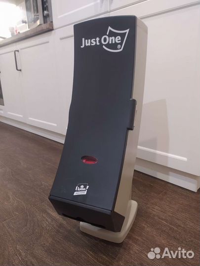 Диспенсер для бумажных полотенец