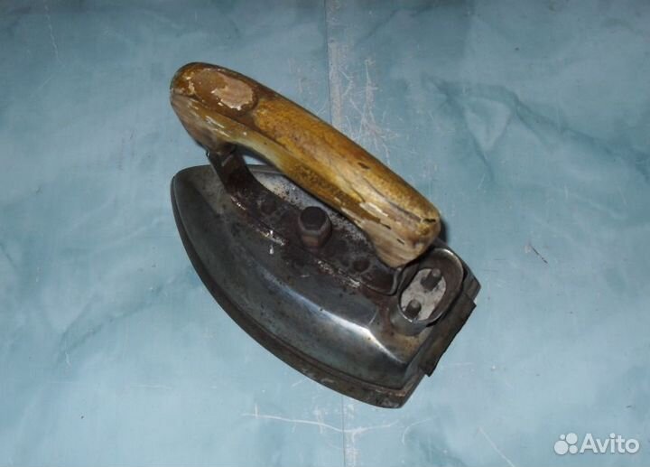 Утюг допотопный